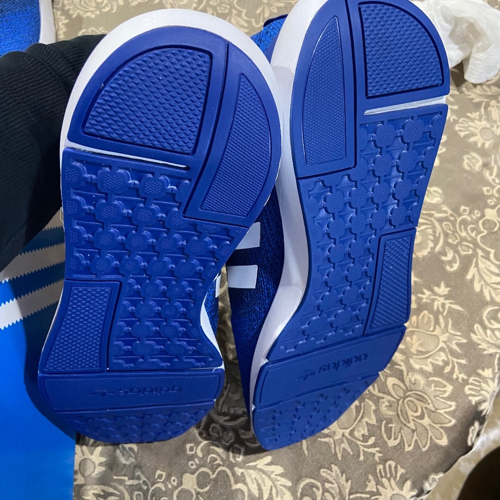 Brand new adidas Originals Men's Swift Run 22 Sneaker